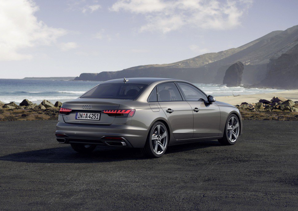 Audi A4 (B9 8W, Facelift 2020) 40 TFSI (204 Hp) Quattro Ultra MHEV S Tronic